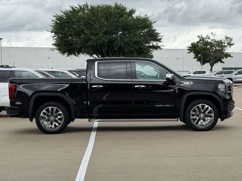 Used 2023 GMC Sierra 1500 Denali w/ Denali Reserve Package AWD/4WD image 3