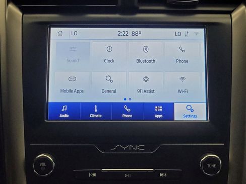 Used 2020 Ford Fusion SE FWD image 25