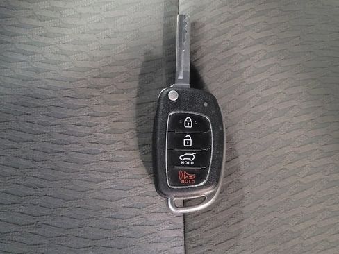 Used 2018 Hyundai Santa Fe Sport FWD image 32