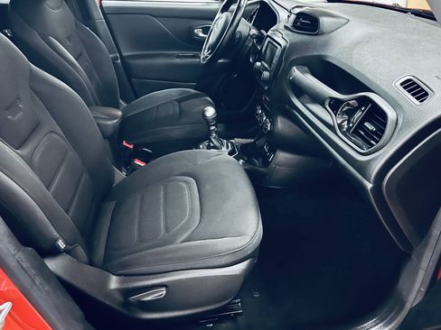 Used 2017 Jeep Renegade Altitude w/ Safety & Security Group FWD image 22
