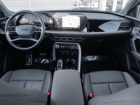 Certified 2025 Audi Q5 Premium w/ Premium Plus AWD/4WD image 7
