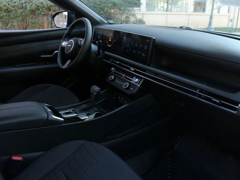 Used 2025 Hyundai Santa Cruz SE image 23