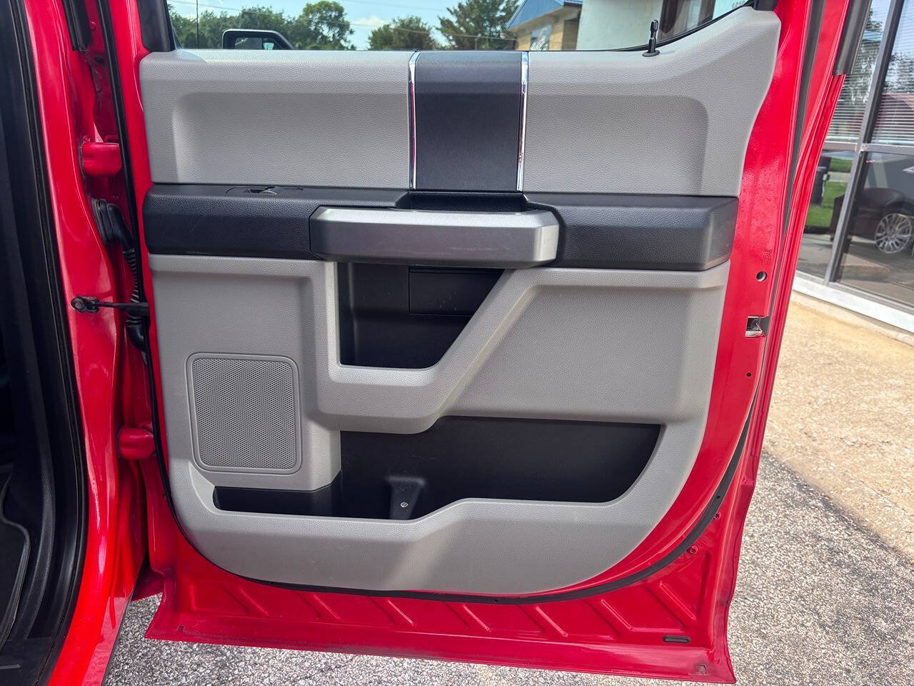 Used 2018 Ford F150 XLT AWD/4WD image 22