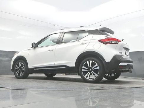 Used 2020 Nissan Kicks SR w/ Exterior Package image 32