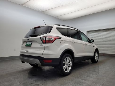 Used 2018 Ford Escape SE w/ SE Sync 3 Package image 9