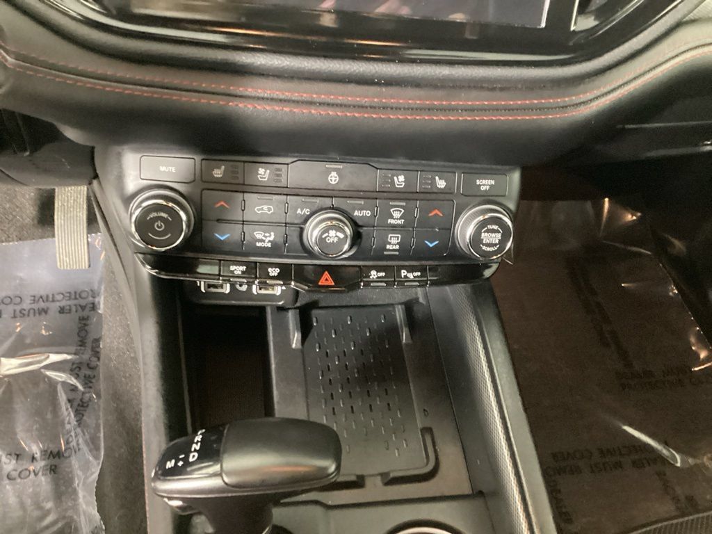 Used 2025 Dodge Durango R/T AWD/4WD image 19