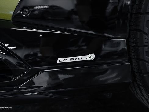 Used 2024 Lamborghini Huracan Sterrato image 9