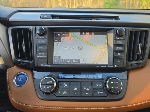 Used 2016 Toyota RAV4 Limited w/ Advanced Technology Package image 21