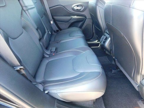 Used 2015 Jeep Cherokee Limited w/ Luxury Group AWD/4WD image 28