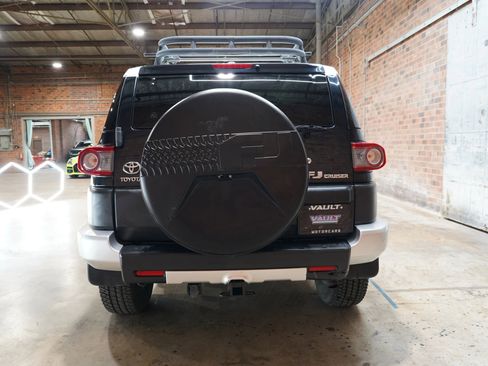 Used 2013 Toyota FJ Cruiser 4WD w/ Convenience Pkg image 13