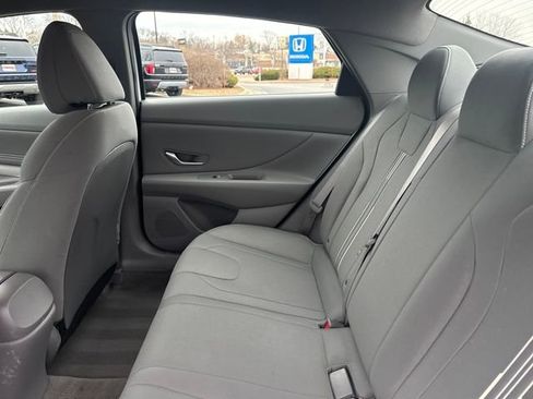 Certified 2023 Hyundai Elantra SEL w/ Convenience Package image 19