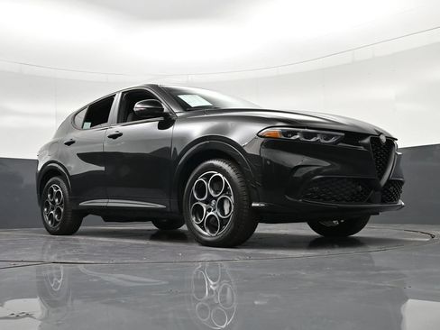Used 2025 Alfa Romeo Tonale AWD/4WD image 35