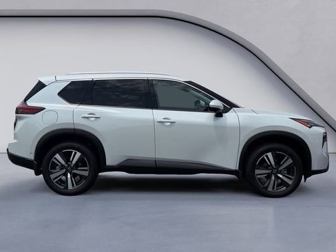 Used 2024 Nissan Rogue SL w/ SL Premium Package FWD image 6