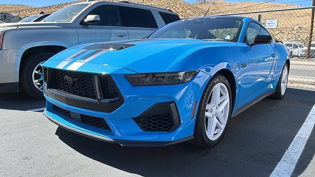Used 2025 Ford Mustang GT w/ GT Performance Package RWD image 3