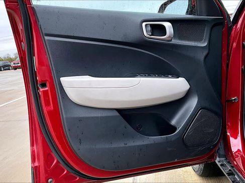 Certified 2024 Hyundai Venue SEL image 20