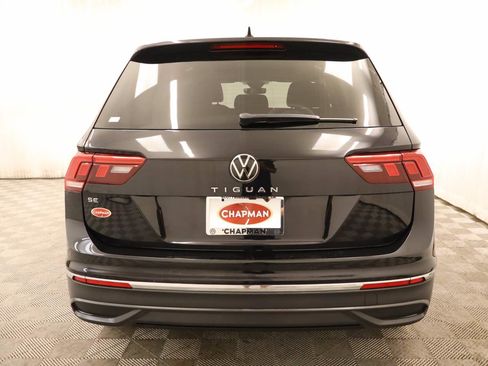 Used 2023 Volkswagen Tiguan SE w/ Panoramic Sunroof Package FWD image 5