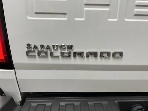 Certified 2022 Chevrolet Colorado LT w/ Luxury Package AWD/4WD image 32