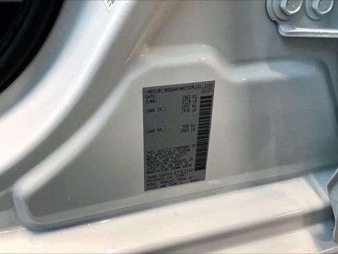Used 2025 Nissan Altima 2.5 SV FWD image 33