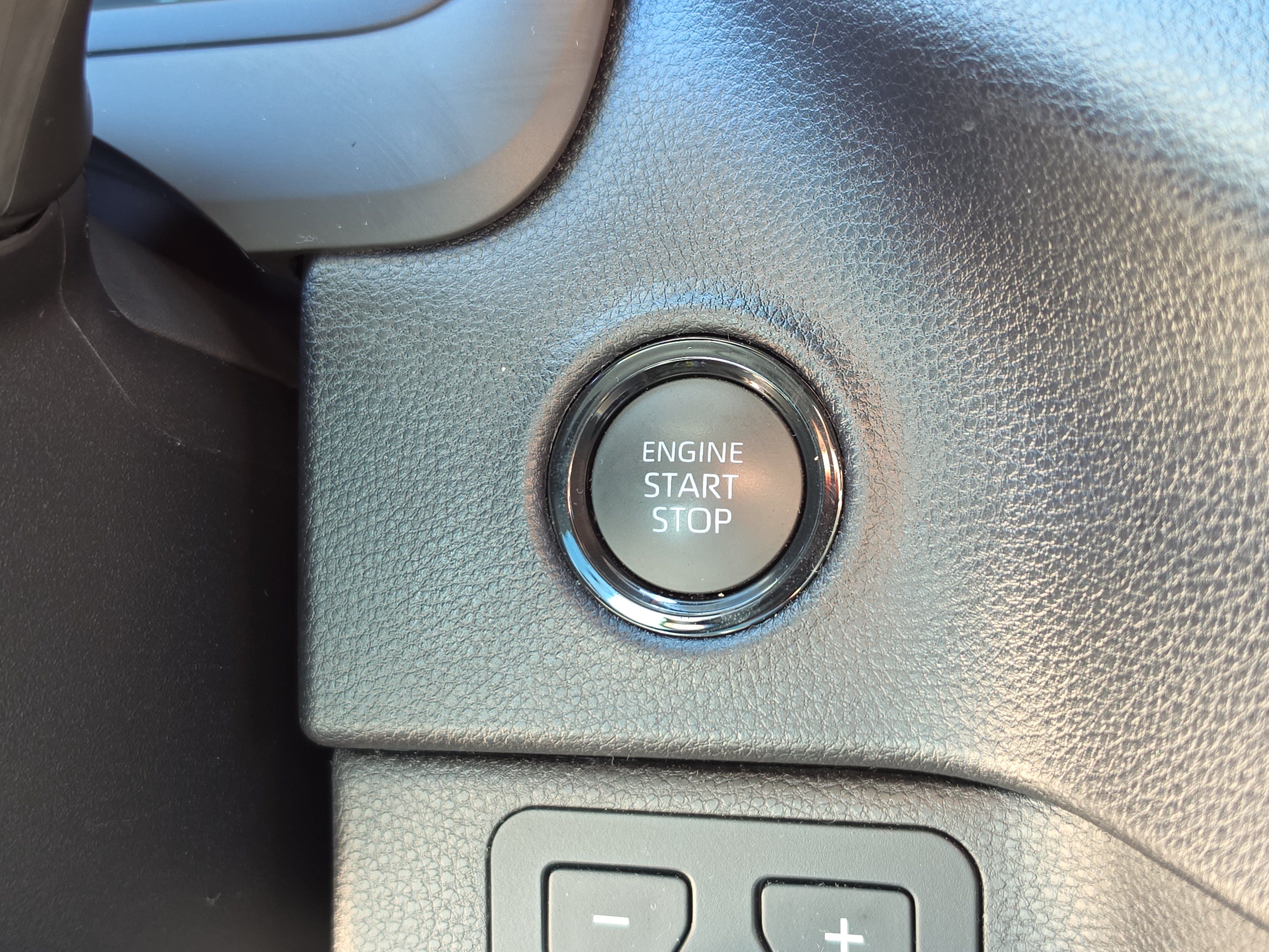 Used 2025 Toyota Tundra SR5 w/ SR5 Convenience Package AWD/4WD image 27