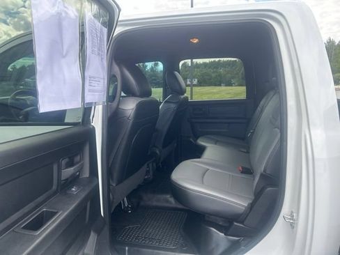 Used 2024 RAM 3500 Tradesman w/ Chrome Appearance Group AWD/4WD image 32