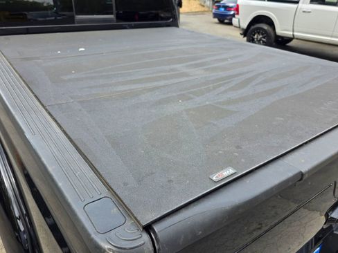 Used 2015 Ford F250 Lariat w/ Lariat Ultimate Package image 23