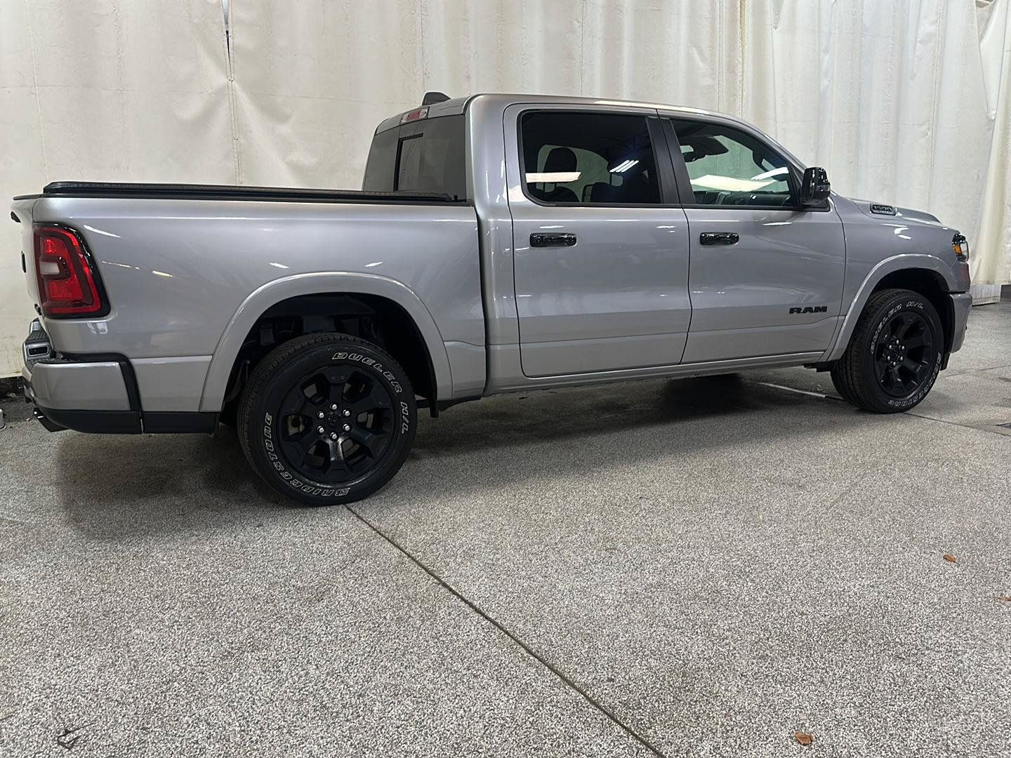 Used 2025 RAM 1500 Big Horn AWD/4WD image 5
