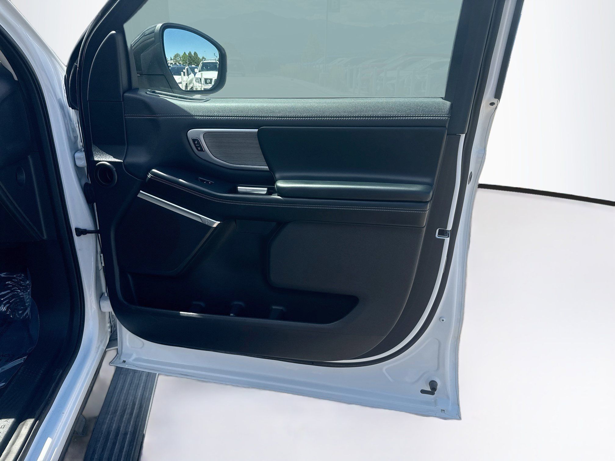 Used 2025 Ford Expedition Platinum AWD/4WD image 36
