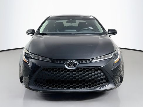Used 2021 Toyota Corolla LE FWD image 2