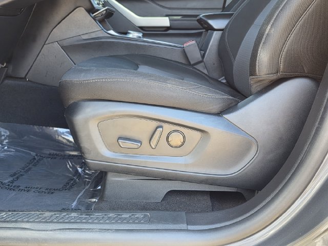 Used 2023 Ford Explorer XLT RWD image 15