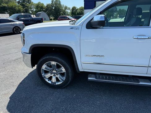 Used 2018 GMC Sierra 1500 SLT AWD/4WD image 3
