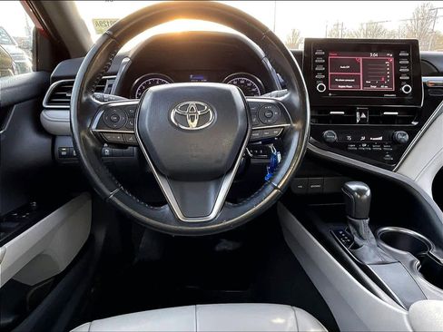 Used 2021 Toyota Camry SE image 17