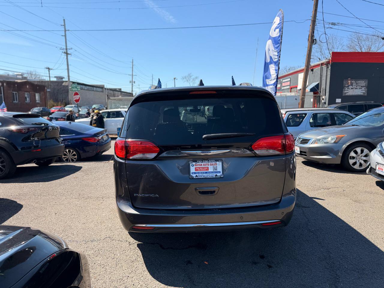 Used 2019 Chrysler Pacifica Touring-L FWD image 5