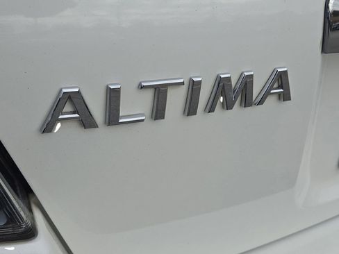 Used 2010 Nissan Altima 2.5 SL w/ SL Pkg image 11