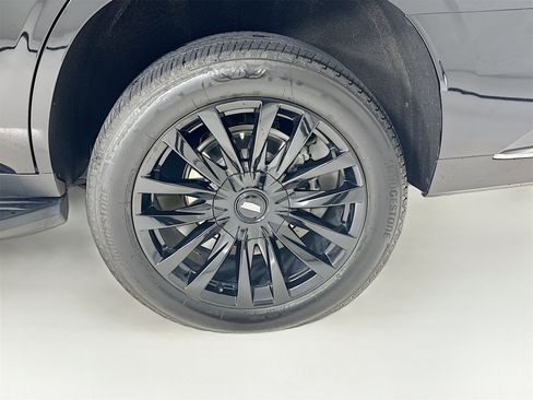 Used 2024 Cadillac Escalade Luxury image 33