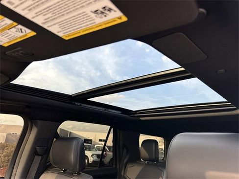 Used 2025 Ford Expedition Platinum w/ Stealth Performance Package image 38