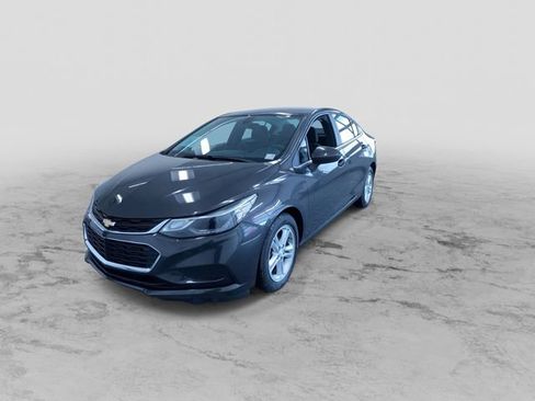 Used 2017 Chevrolet Cruze LT image 6