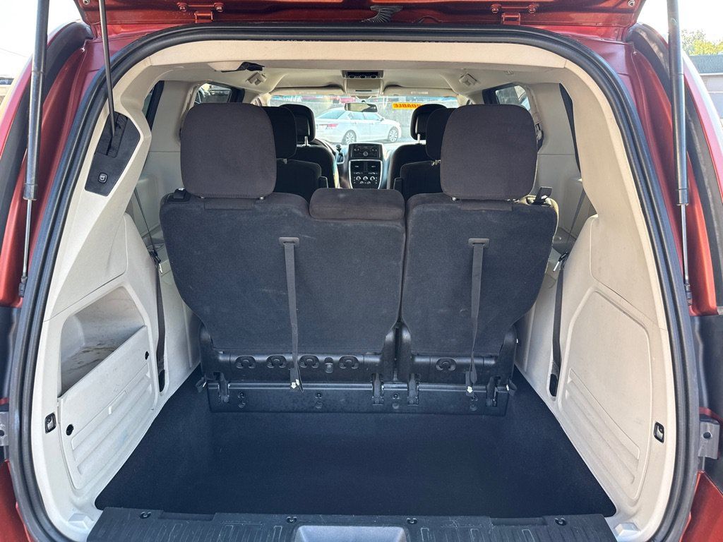 Used 2012 Dodge Grand Caravan SXT FWD image 12