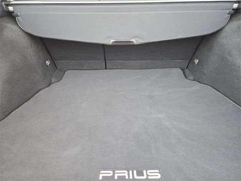 Used 2018 Toyota Prius Four Touring image 33