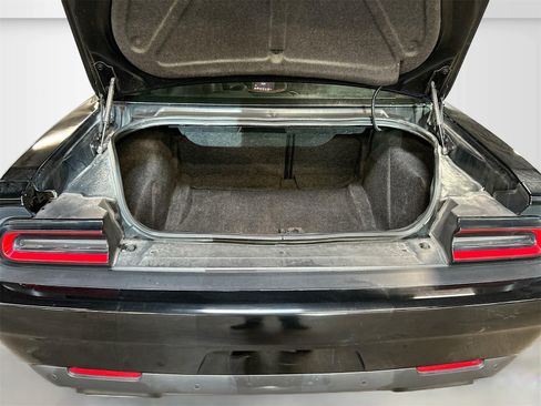 Used 2022 Dodge Challenger R/T w/ Plus Package image 25