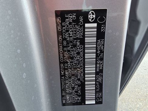 Used 2025 Toyota Prius Plug-In Hybrid image 35