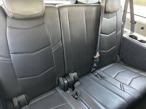 Used 2017 Cadillac Escalade ESV Premium Luxury RWD image 15