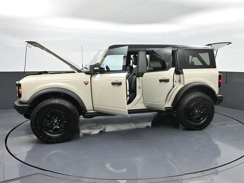 Used 2025 Ford Bronco Badlands AWD/4WD image 45