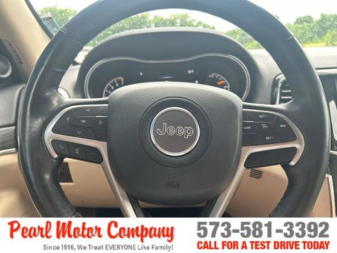 Used 2019 Jeep Grand Cherokee Limited AWD/4WD image 13
