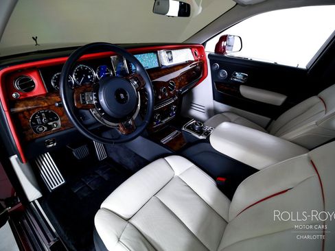 Used 2019 Rolls-Royce Phantom Sedan RWD image 4