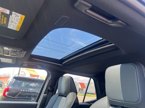 Used 2025 Toyota 4Runner TRD Off-Road Premium w/ Tow Technology Package image 32