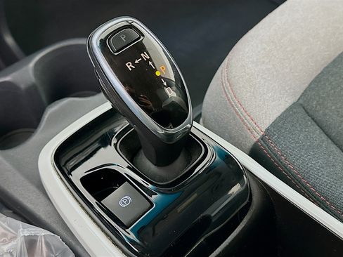 Used 2017 Chevrolet Bolt LT image 23