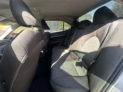 Used 2018 Toyota Camry LE image 14