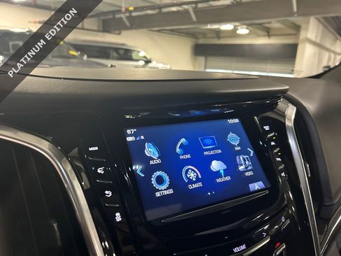 Used 2020 Cadillac Escalade Platinum image 17