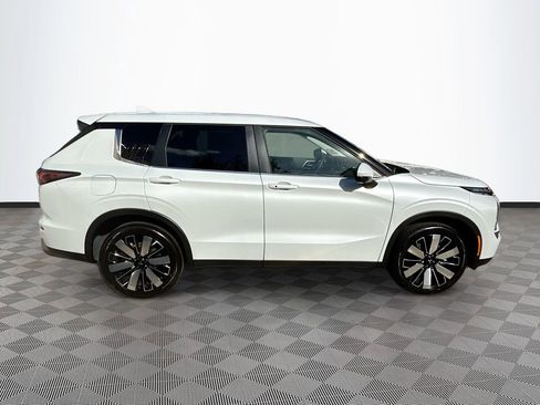 New 2026 Mitsubishi Outlander SE image 8
