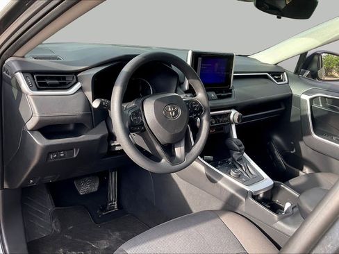 Used 2025 Toyota RAV4 LE AWD/4WD image 14